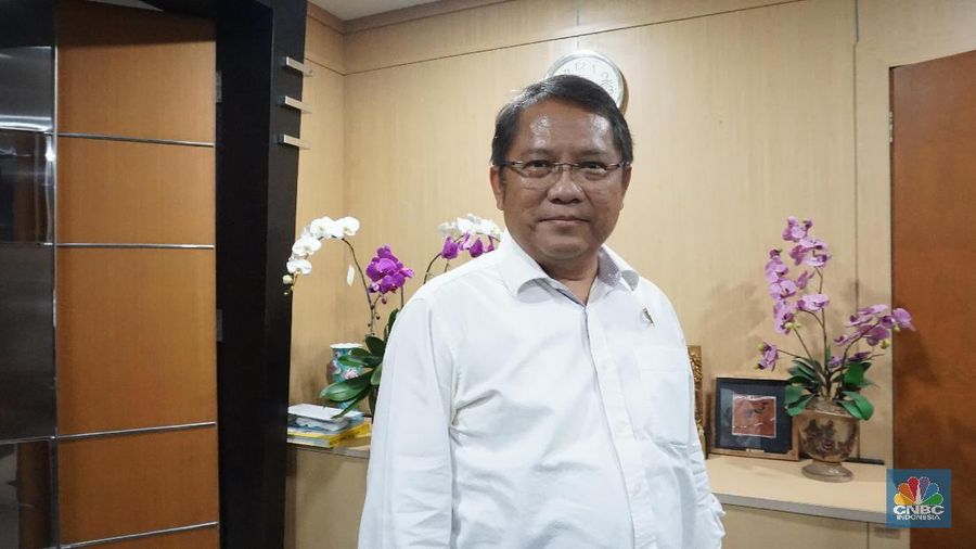 Menteri Komunikasi dan Informatika Rudiantara mengatakan tidak segan menutup Facebook bila fakta kebocoran data pengguna Indonesia cukup.