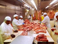 Balas Hukuman untuk Huawei, China Serang Daging Babi Kanada