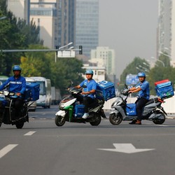 Aturan Baru China: Gaji Driver Ojol Tak Boleh di Bawah UMP