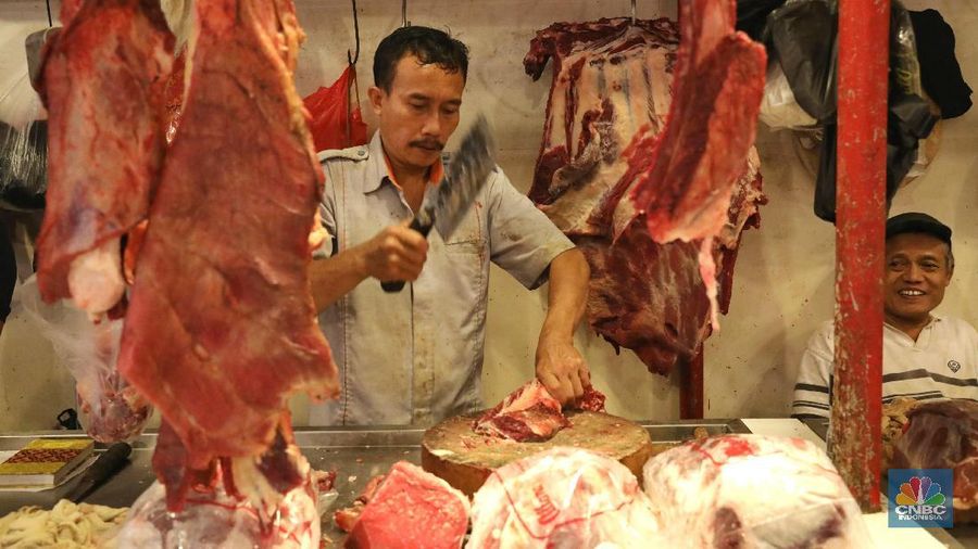 Pemerintah berencana untuk membuka keran impor daging sapi dari Brasil.
