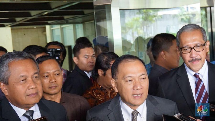 Sidang Paripurna Dewan Perwakilan Rakyat (DPR) secara resmi mengukuhkan Perry Warjiyo sebagai Gubernur Bank Indonesia (BI) terpilih periode 2018 - 2023