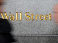 Ingin Anak Sekolah di Luar Negeri? Beli Saham di Wall Street!