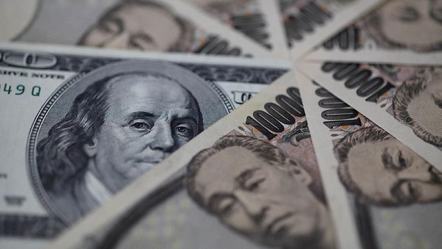 Bank Indonesia (BI) mencatat posisi cadangan devisa Indonesia di akhir Maret 2018 sebesar US$ 126 miliar.