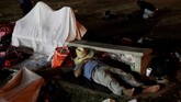 Pihak Meksiko menegaskan mereka menjalankan hukum sendiri dengan menghormati demonstrasi, tapi tidak melakukan itu untuk melindungi perbatasan AS. (REUTERS/Henry Romero)