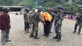 OPM Kabur saat TNI Urus Bayi Usai Baku Tembak