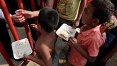 Kelompok yang terdiri lebih dari 1.000 orang itu berjalan dari Amerika Tengah menuju AS untuk mencari suaka. (REUTERS/Henry Romero)