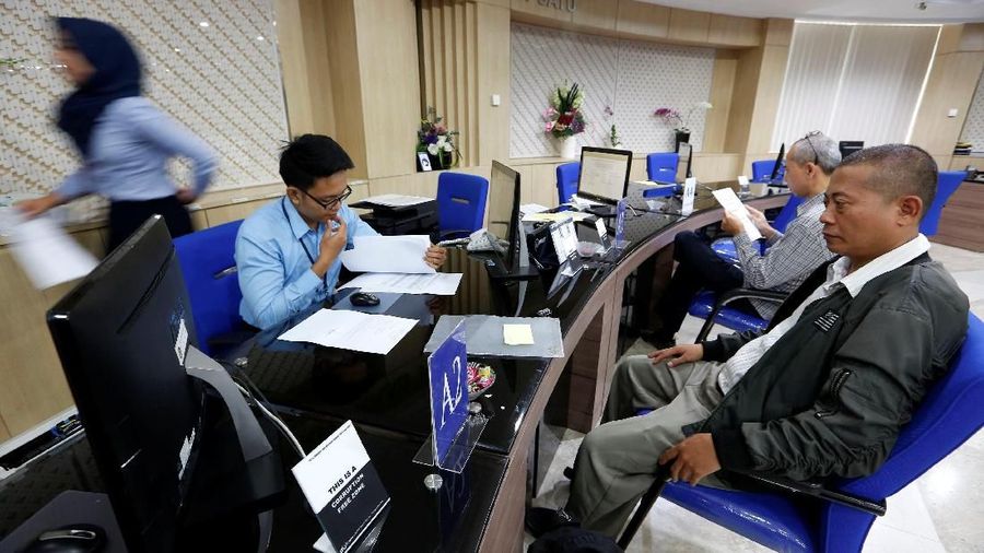 Lembaga jasa keuangan yang sudah mendaftarkan diri ke Direktorat Jenderal Pajak (DJP) berkewajiban melaporkan data nasabahnya ke otoritas pajak.