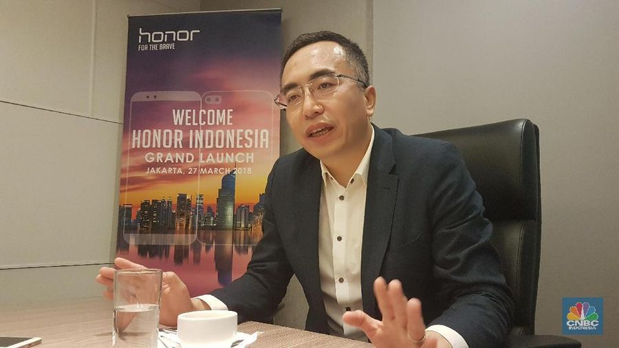 CEO Honor memaparkan alasan kenapa baru tahun ini melakukan penetrasi ke pasar Indonesia setelah lama berjaya di luar negeri seperti China, Eropa, dan AS.