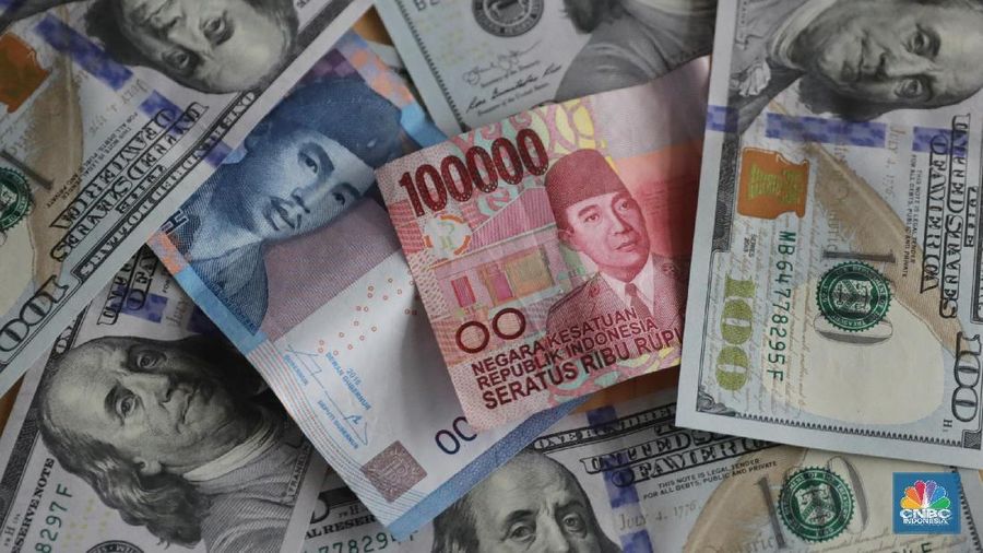 Bankir-bankir menanggapi jatuhnya nilai tukar rupiah memang sudah semestinya.