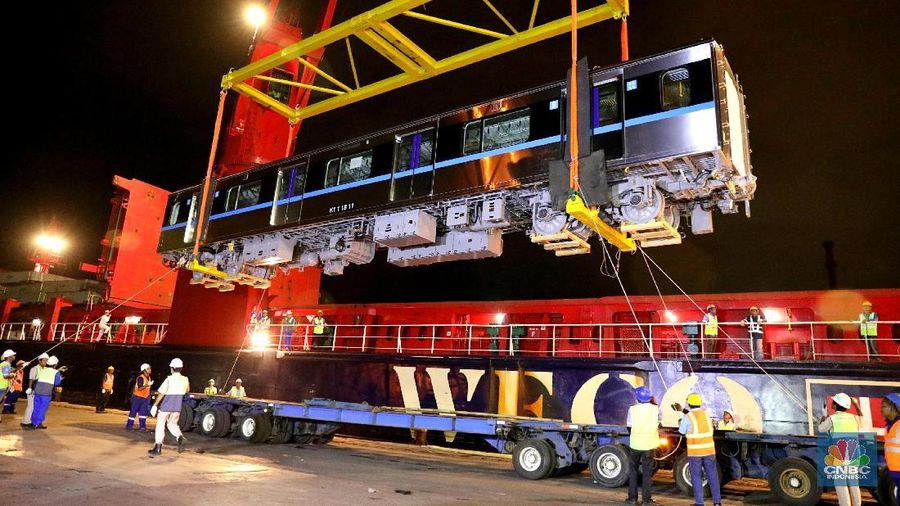 Kereta MRT tiba kemarin malam dari Jepang.