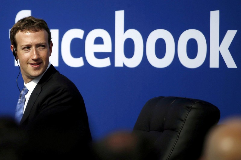 mark zurkerberg, FILE PHOTO: Facebook CEO Mark Zuckerberg, appears on stage during a town hall at Facebook's headquarters in Menlo Park, California, U.S., September 27, 2015. REUTERS/Stephen Lam/File Photo