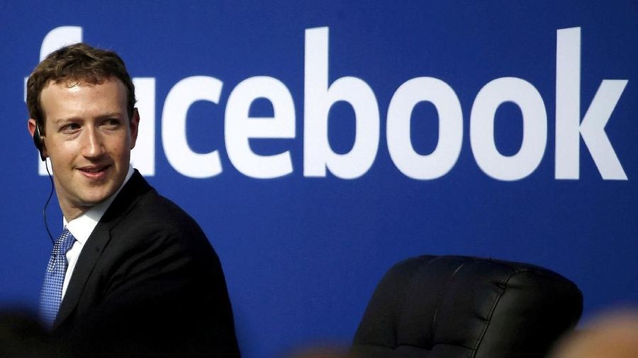 FILE PHOTO: Facebook CEO Mark Zuckerberg, appears on stage during a town hall at Facebook's headquarters in Menlo Park, California, U.S., September 27, 2015.   REUTERS/Stephen Lam/File Photo