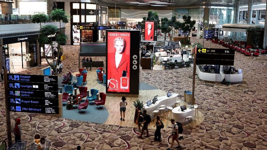 Bandara Internasional Changi di Singapura sejak Minggu mulai menaikkan tarif penumpang pesawat (passenger service charges/ PSC) menjadi SG$47,30 (Rp 494.000).