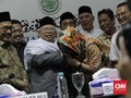Minta Maaf soal Puisi, Sukmawati Cium Tangan Ma'ruf Amin