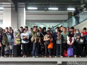 Biasa Dikawal, Pejabat Diminta Naik Angkutan Umum Seminggu Sekali