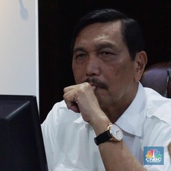 Luhut Pertaruhkan Jabatan Demi Citarum Harum