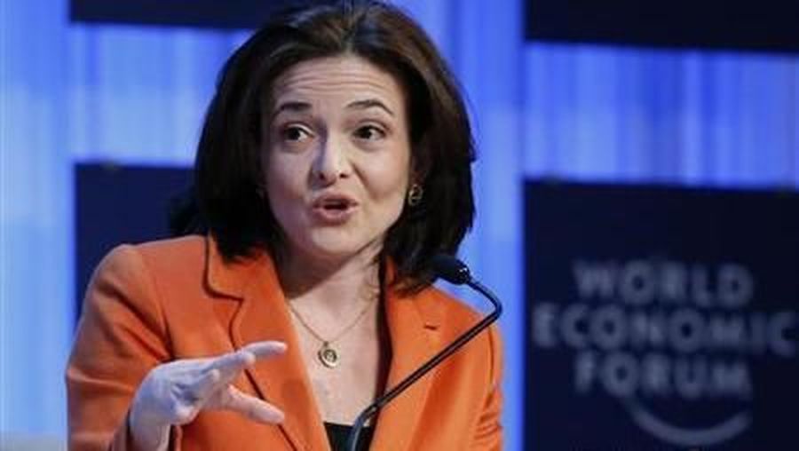 COO Facebook, Sheryl Sandberg merasa bertanggung jawab atas penyalahgunaan data pengguna Facebook.