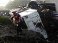 KA Sancaka yang Terguling Masih Dievakuasi