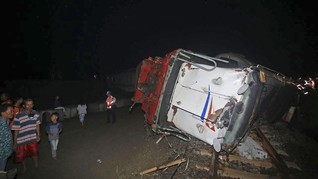 Tabrakan Kereta dan Truk di Ngawi, Masinis Tewas