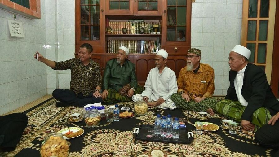Menteri Energi dan Sumber Daya Mineral Ignasius Jonan meresmikan biogas komunal di Pasuruan, Jawa Timur. Sebanyak 13 pesantren sudah menggunakan biogas komunal.