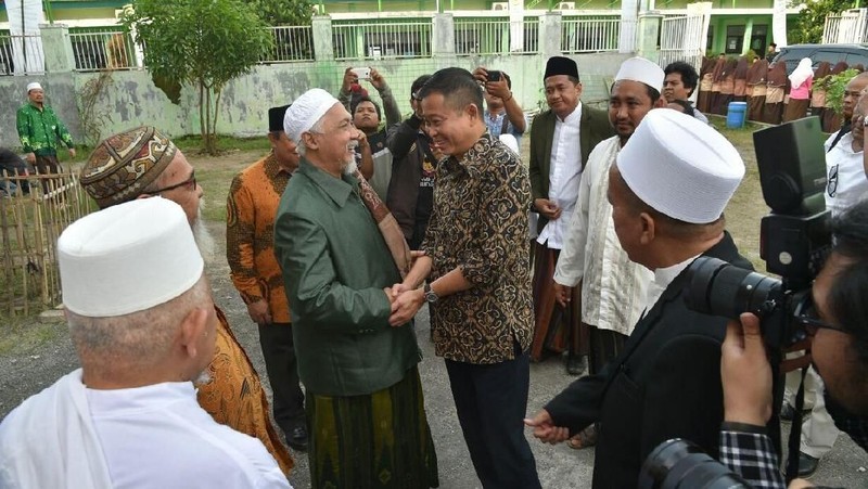 Menteri Energi dan Sumber Daya Mineral Ignasius Jonan meresmikan biogas komunal di Pasuruan, Jawa Timur. Sebanyak 13 pesantren sudah menggunakan biogas komunal.