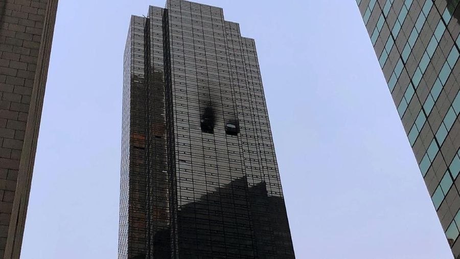 Kebakaran terjadi di lantai 50 Trump Tower yang berlokasi di pusat kota Manhattan, New York.