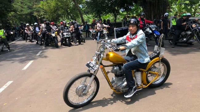 Jokowi Touring Pelabuhanratu Naik Chopperland