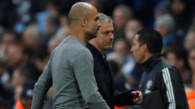 Mourinho Tak Terima Gelar Guardiola Lebih Banyak