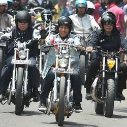 Riwayat Politik Bensin Jokowi