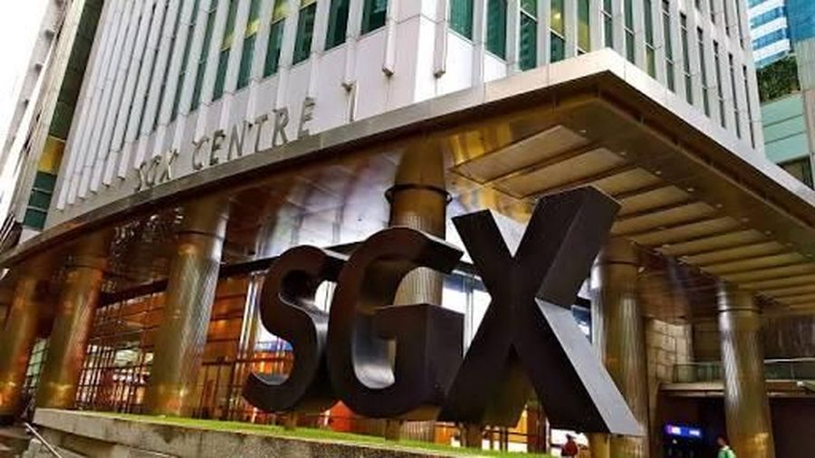 Indeks Strait Times dibuka menguat 0,52% ke level 3.486,67 poin.