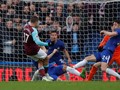 Chicharito Gagalkan Kemenangan Chelsea