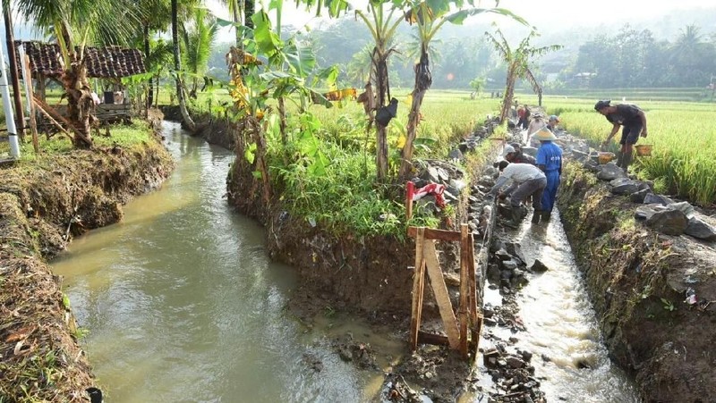 Di Provinsi Jawa Barat, total terdapat 711 lokasi PKT Irigasi yang total anggarannya sebesar Rp 159 miliar