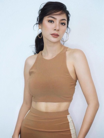 Terungkap Rahasia Tubuh Seksi Faye Malisorn, Gandengan Baru Ivan Gunawan Terungkap Rahasia Tubuh Seksi Faye Malisorn, Gandengan Baru Ivan Gunawan