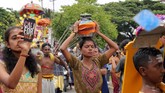 Thaipusam merupakan kombinasi nama bulan, Thai dan bintang Pusam yang saat perayaan itu berada pada titik tertinggi. Yang dirayakan adalah momen saat Parvati memberikan tombak kepada Murugan untuk mengalahkan Soorapadman. Disebut pula itu hari lahir Murugan. (Khalis Surry - Anadolu Agency)