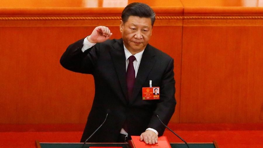 China melarang transaksi Bitcoin di pasar domestik tetapi pengembangan blockchain tumbuh pesat.