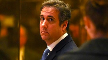 Trump Kecam Penggeledahan Pengacaranya, Michael Cohen
