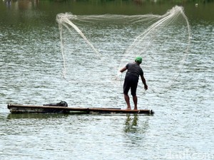 Kalender Jawa Rabu Pahing 15 Mei 2024: Bikin Jala Penangkap Ikan