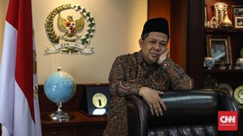 UGM Coret Fahri Hamzah dari Daftar Penceramah