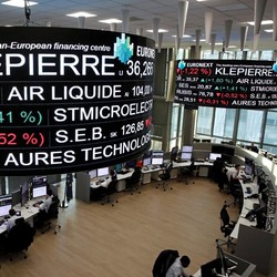 Bursa Eropa Cenderung Melemah di Sesi Pembukaan