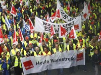 Pekerja Demo, Ribuan Penumpang Pesawat di Jerman Telantar