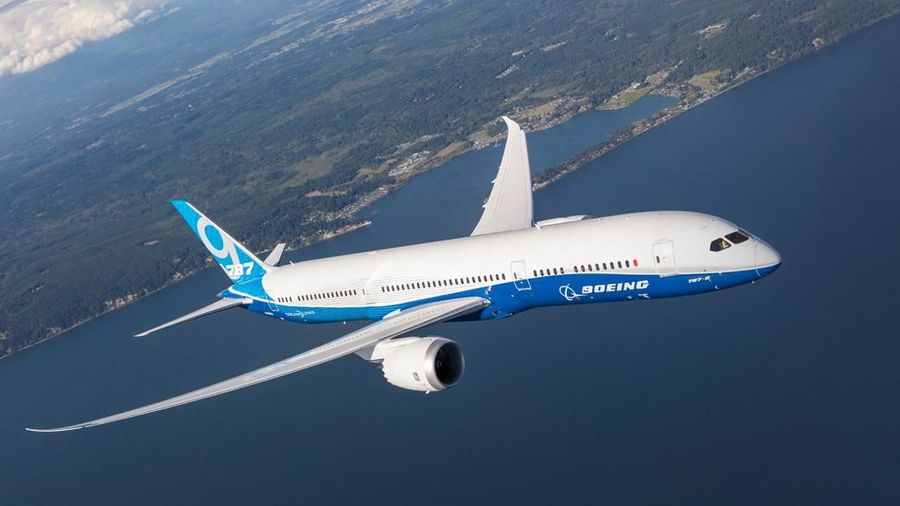 Disaat AS dan China sibuk perang dagang, saham Boeing justru bisa melesat hingga 21,35% sepanjang tahun ini.