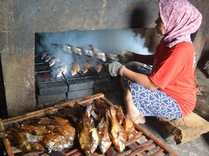 Kampung Ikan Asap Sidoarjo, Ikon Kuliner Pesisir Legendaris