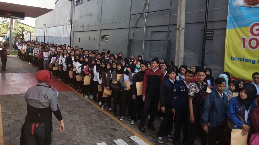 1. Pengangguran massal