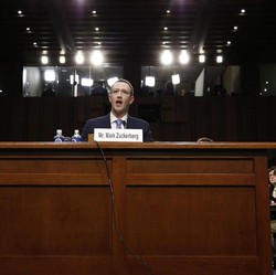 Senator AS: User Agreement Facebook Tidak Berguna!