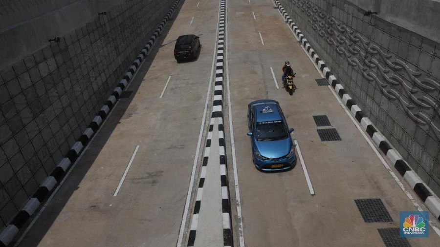 Kepadatan arus lalu lintas dari arah Jalan Warung Jati Barat menuju Jalan HR Rasuna Said kini mulai terurai.