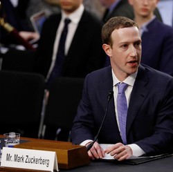 Mark Zuckerberg Pertimbangkan Facebook Berbayar