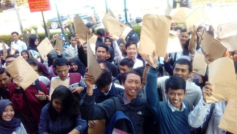 Angka Pengangguran Turun Gegara Jadi Driver Gojek-Grab?