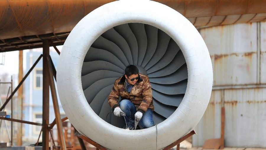 Penggemar Pesawat buat replika Airbus A320 dengan uang tabungannya.