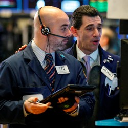 Usai Cetak Pola Bullish, Dow Futures Malah Anjlok 235 Poin