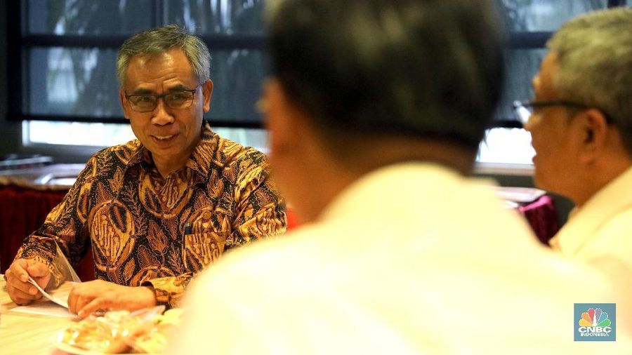 Banyak bank yang mengkaji keberadaan kantor cabang yang sudah atau eksisting untuk digantikan dengan agent banking atau Laku Pandai